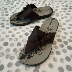 NWT Merrell Women’s Brown Grace Leather Flip Sandals Size 6